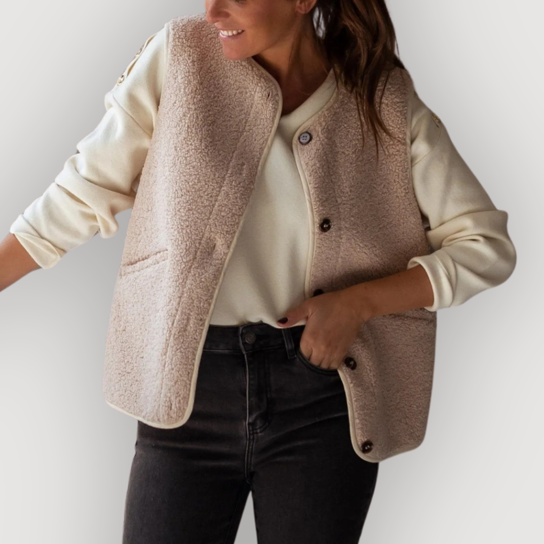 LARA β SHERPA BUTTON VEST